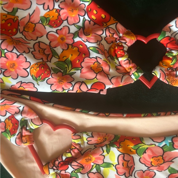 Blackbough Berry Cherry Thea Set, S top, M bottom - Picture 3 of 4